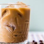 Como preparar café gelado com coco